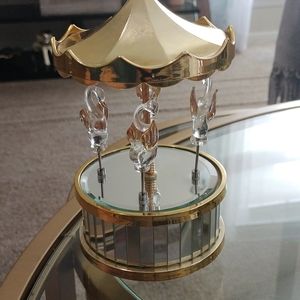 CAROUSEL WITH DUCKS, MIRRORS AND PLASTIC